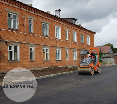 В Болхове на улице Ключикова благоустроена территория многоквартирного дома №106